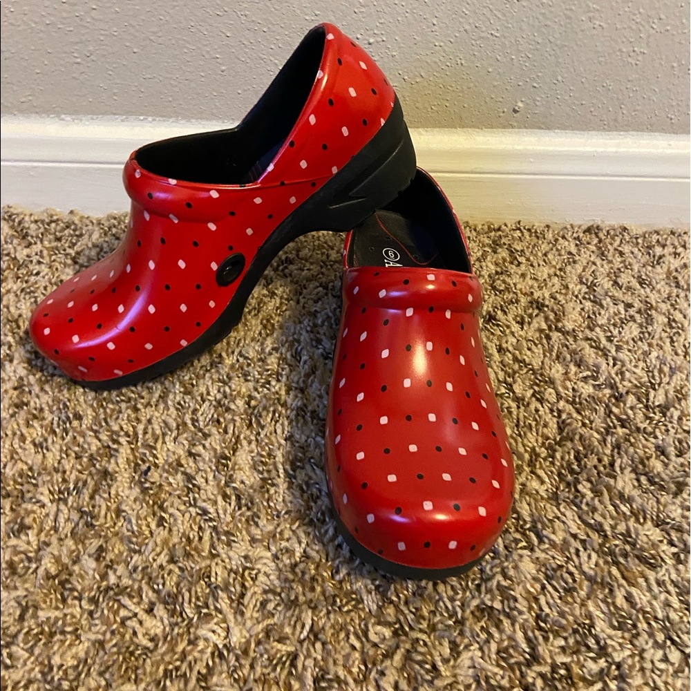 Anywhere Brand Red Clogs. Woman’s size 6.